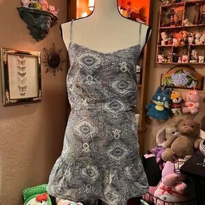 Y2K 1x Zoey Beth paisley long spaghetti strap top ruffle layering stretchy back